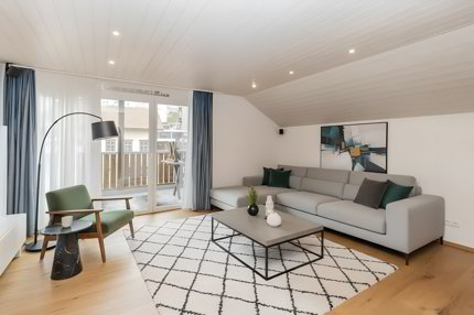5.5-Zimmer-Maisonettewohnung mit sonnigem Balkon und moderner Ausstattung 1/5