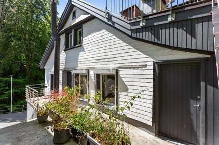 Urbanes Einfamilienhaus mit Atelier nahe Altstadt und Mülenenschlucht 1/5