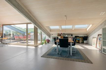 Exklusives Penthouse im obersten Stockwerk mit zwei Terrassen, überwiegend offener Grundriss mit rund 181 m2 1/5