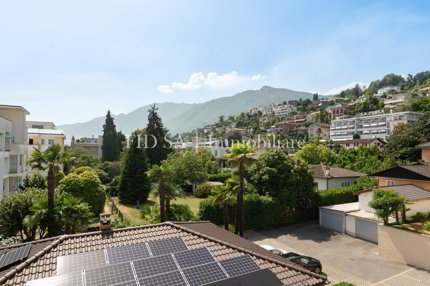 ASCONA - Elegante appartamento di 3.5 locali in posizione centrale e tranquilla 1/5