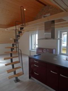 TOP Aussergewöhnliche Dachwohnung mit Galerie ganz Zentral 1/5