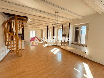 Immeuble locatif à réhabiliter de 4 appartements, un local, une... 1/5