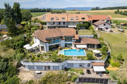 11-Zimmer-Villa mit Pool und Panoramaseesicht in Bellerive kaufen 1/5