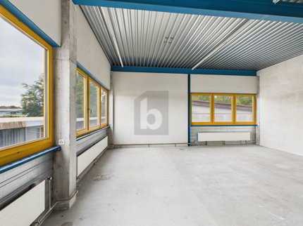 MIT GROSSEM WARENLIFT (6 M2) AM AUTOBAHNANSCHLUSS 1/5