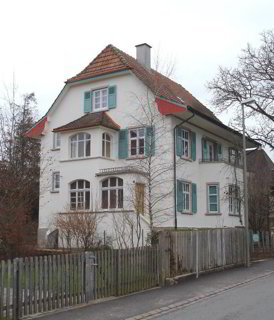 Sehr schönes, freistehendes 9.5 Zimmer- Haus in 4460 Gelterkinden zu vermieten 1/1