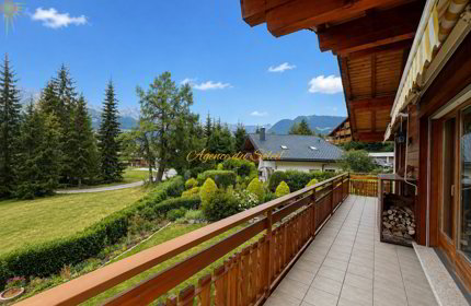 Superbe chalet familiale dans un emplacement privilégié verdoyant et calme à Crans 1/5