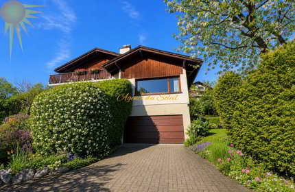 Fort potentiel pour cette maison comprenant 2 appartements séparés, située à 5 minutes en voiture de Crans-Montana 1/5