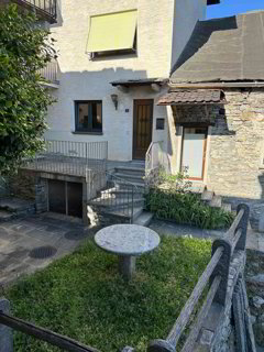 Brione s.M.: 2 Zimmer-Wohnung mit neuem Bad, kl. Garten und Seesicht 1/5
