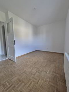 Appartement de 3 pièces au rez-de-chaussée 1/5
