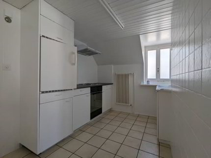 Charmant et très lumineux appartement de 3 chambres avec cuisine et... 1/5