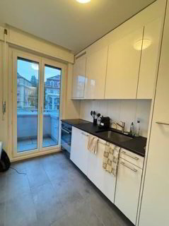 Magnifique studio avec balcon idéalement situé 1/5