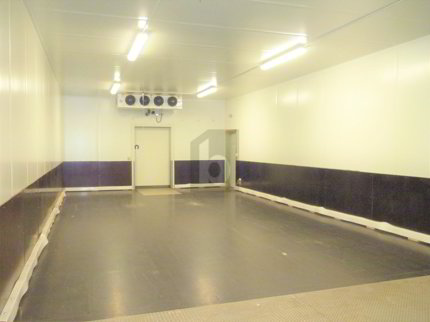 2 CHAMBRES FROIDES ET BUREAU PROCHE YVERDON ! 1/5