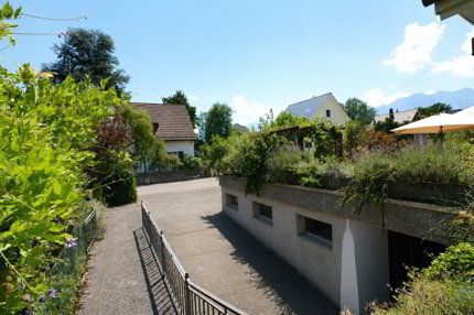 GROSSEN IMMOBILIEN - Freistehendes Einfamilienhaus mit Werkstatt, Atelier oder Praxis 1/5