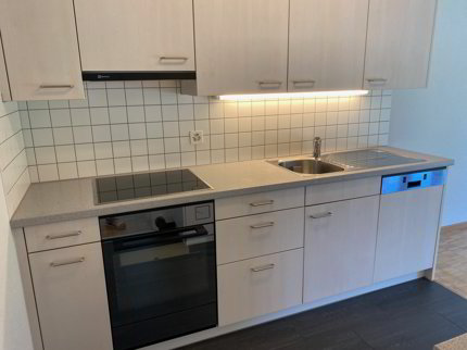 Grosszügige 3.5-Zimmerwohnung mit Balkon an zentraler Lage zu vermieten 1/5