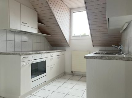 Schöne und gepflegte 4.5 Zimmer Dachwohnung mit Gartensitzplatz 1/5
