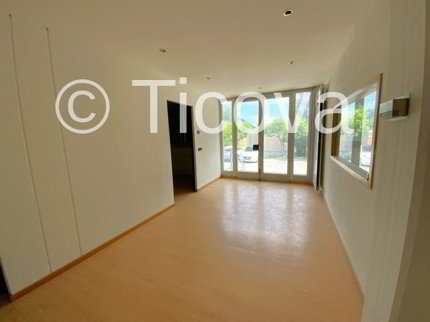 Mendrisio-10minutidaldoganadiChiasso-Uffici /Showroom/Spaziocommerciale 1/5