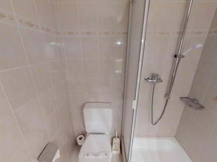 Charmante 3.5 Zimmer-Wohnung im Haus Schwarznase 1/5