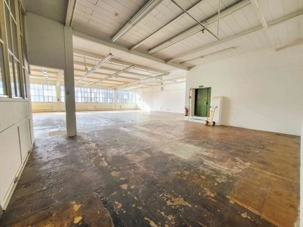 Showroom, Gewerbe-, Fabrikations- oder Fitnessraum im Zentrum 1/3