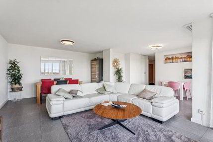 Appartement de 4.5 pièces avec balcon et vue sur le lac de Neuchâtel 1/5