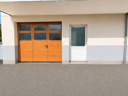 Local polyvalent de 25 m² avec porte de garage 1/1