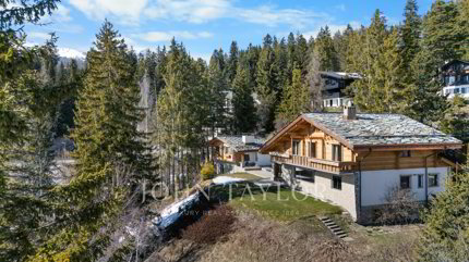 Chalet de 10 pièces en vente à Crans-Montana - 400 m² 1/5