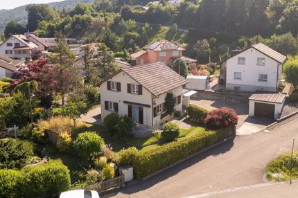 Charmantes Zuhause mit grossem Garten und viel Potenzial 1/5