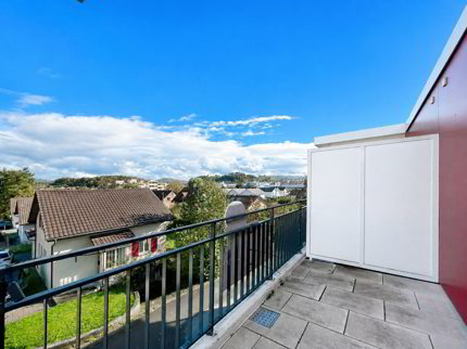 Ein Wohntraum mit Weitsicht - Exklusive Attikawohnung mit grosser Terrasse und Blick auf das Schloss Lenzburg 1/5
