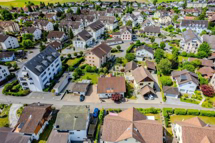 Grosszügiges Haus mit Einliegerwohnung und vielseitigem Potenzial 1/5