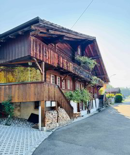 Zweigenerationenhaus mit Entwicklungspotenzial in 3858 Hofstetten 1/5