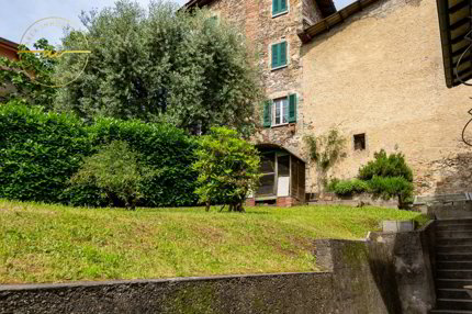 CASA UNIFAMILIARE CON LOCALE COMMERCIALE ANNESSO 1/5