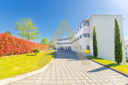 HERRLICHE 2,5-ZIMMER-WOHNZIMMERWOHNUNG GEGENÜBER EPFL & UNIL 1/5
