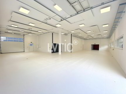 Halle industrielle en vente à Adresse sur demande - 2 113 m² 1/5