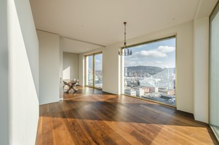 Attique de 6 pièces en location à MOBIMO Tower - 304 m² 1/5