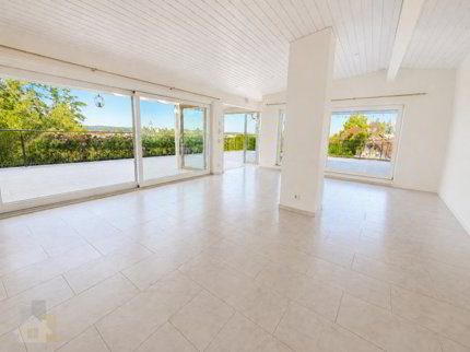 Attikawohnung mit 230 m2 Terrasse, Privatlift und Seesicht 1/1