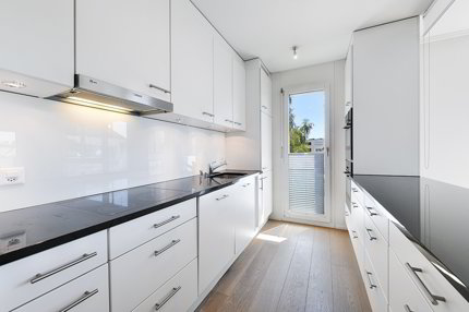 3.5-Zi. Wohnung mit Loggia an zentrumsnaher Lage 1/5