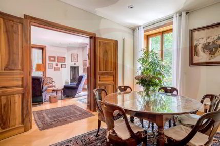 Rare appartement proche de l'église Russe 1/5