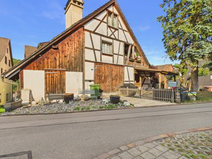 Grosszügiges Mehrfamilienhaus mit Gewerbeeinheit 1/5