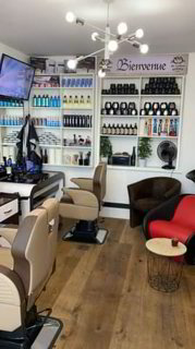 Salon de barbershop entièrement équipé à Fribourg 1/3