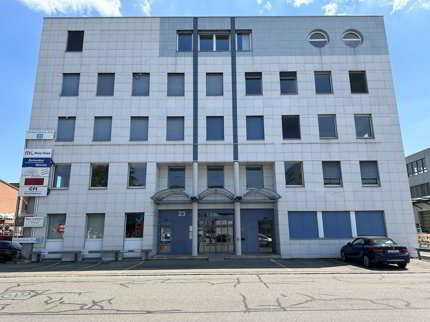 Vielseitige Gewerbefläche mit Lager & Büro in Reinach/BL mieten 1/5