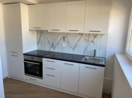 Charmante 2-Zimmer-Dachwohnung an der Madretschstrasse in Biel/Bienne 1/5