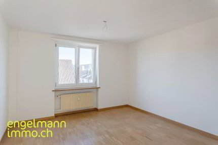 3 Zimmer-Dachwohnung / Appartement mansardé de 3 pièces 1/5