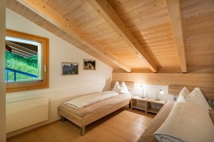 Appartement sous le toit de 3.5 pièces en location à Laax GR 1/5