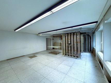 Flexible Gewerbe-/Lagerfläche mit Tageslicht 1/5