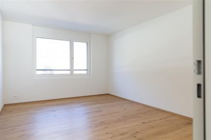 Wunderschöne 3.5 Zimmer-Wohnung in Domat/Ems zu vermieten! 1/5