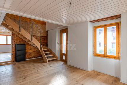 Charmante maison de deux appartements avec vue dégagée. 1/5