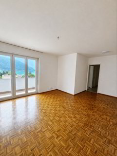 2.5 locali con vista lago 1/5