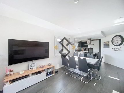 EXKLUSIVITÄT – Wunderschöne 4,5-Zimmer-Wohnung, renoviert in Bossonnens 1/5