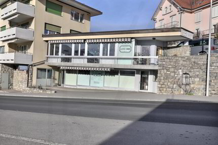 Local commercial de 2 pièces en location à Broc - 50 m² 1/3