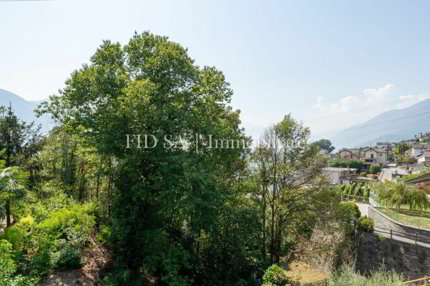 Maison individuelle de 7 pièces en vente à Riazzino - 201 m² 1/5