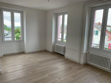 En rénovation, 2,5 pièces au 1er étage, proche de l'UNIL et de l'EPFL 1/3
